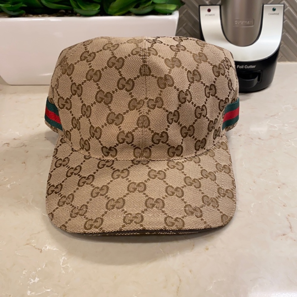 Gucci hat with box